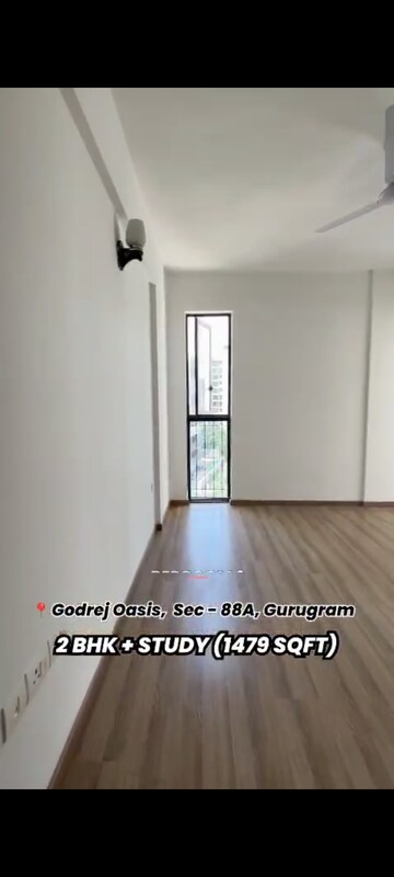 Room in 2.5 BHK Apartment at Godrej Oasis, Sector 88a – for Sale