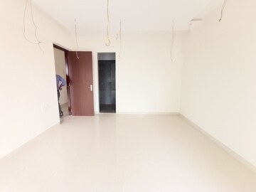 Room in 3 BHK Apartment at Roop Apartments, Chembur – for Rent
