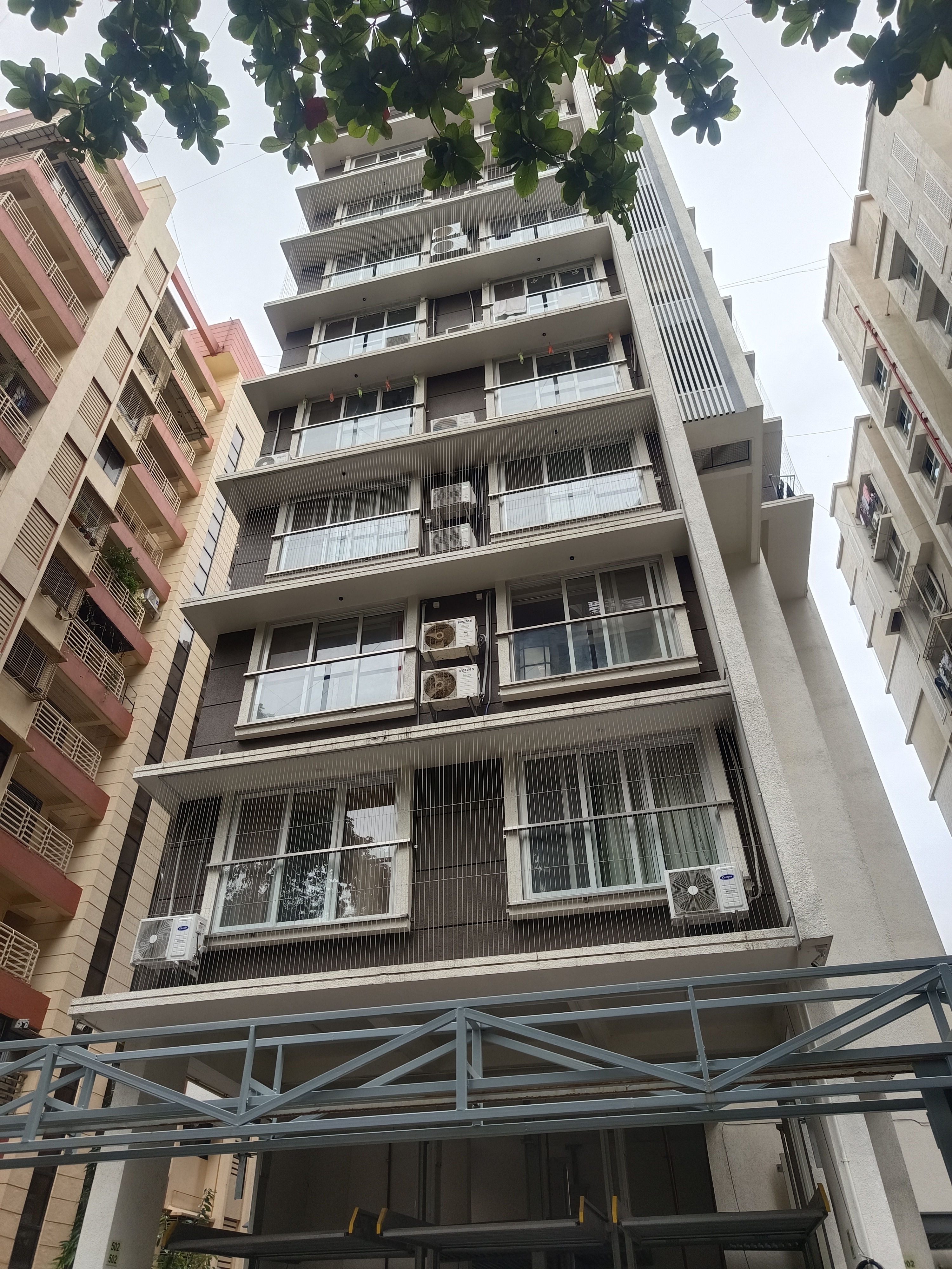3 BHK + Extra Room Apartment For Rent in Roop Apartments