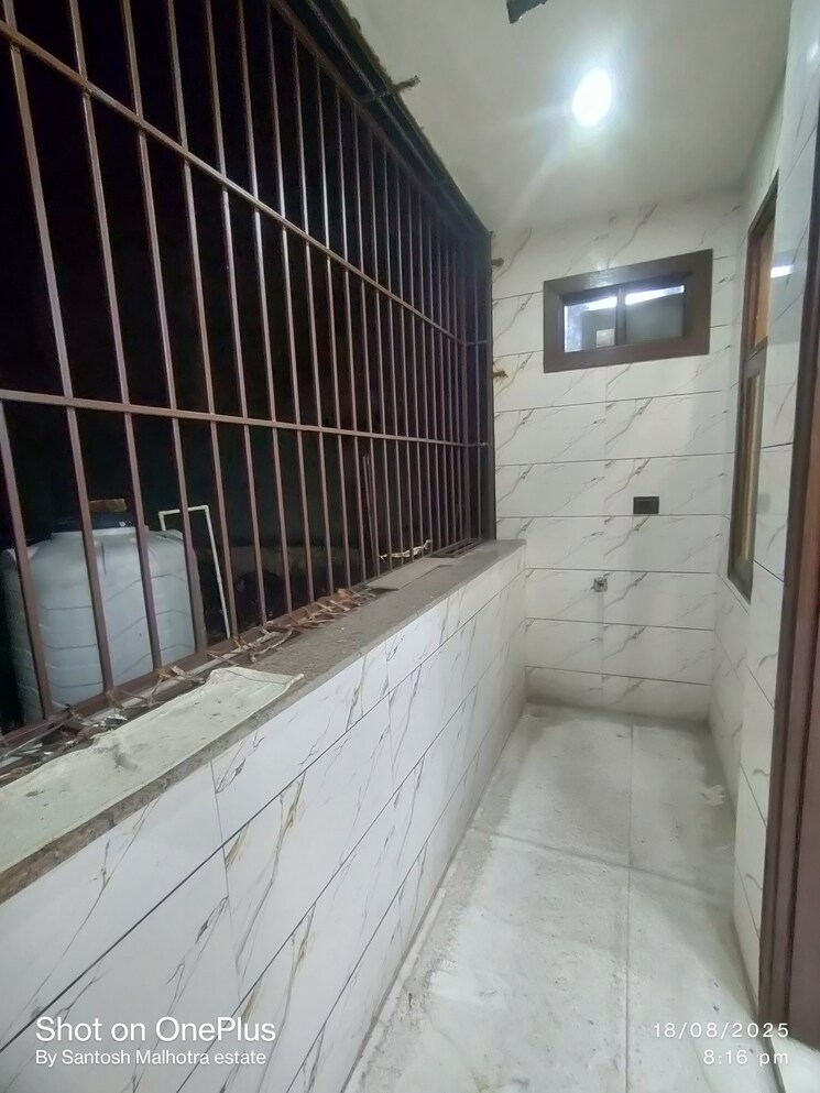 Balcony, nawada 2 Bedroom 70 Sq.Yd. Builder Floor In Nawada Delhi 9093634