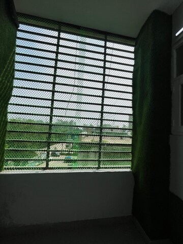 Room in 3 BHK Builder Floor at Dhakoli – for Rent