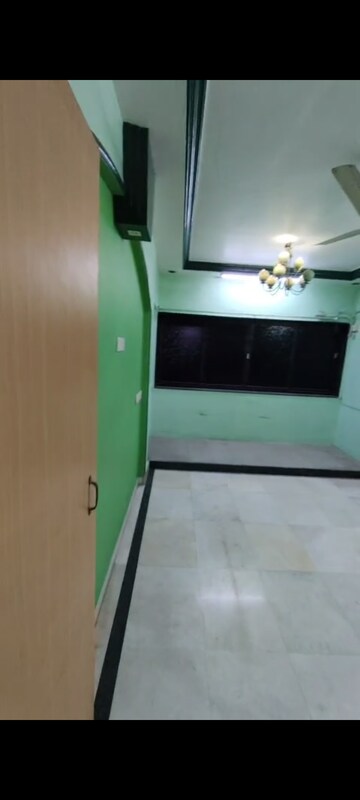 Furnished Amenities in 2 BHK Apartment at Jumbo Darshan, Andheri East – for Rent