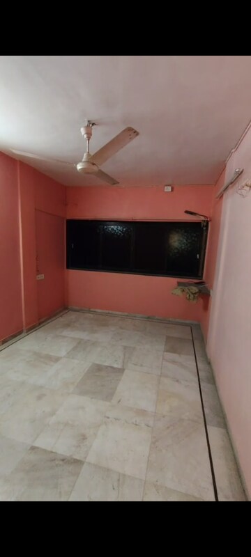 Room in 2 BHK Apartment at Jumbo Darshan, Andheri East – for Rent