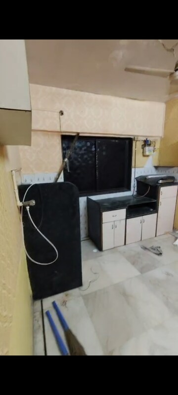 Team Area in 2 BHK Apartment at Jumbo Darshan, Andheri East – for Rent