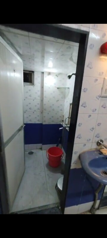 Team Area in 2 BHK Apartment at Jumbo Darshan, Andheri East – for Rent