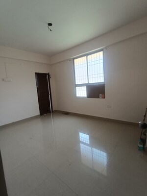 Room in 3 BHK Apartment at Exhibition Road – for Sale