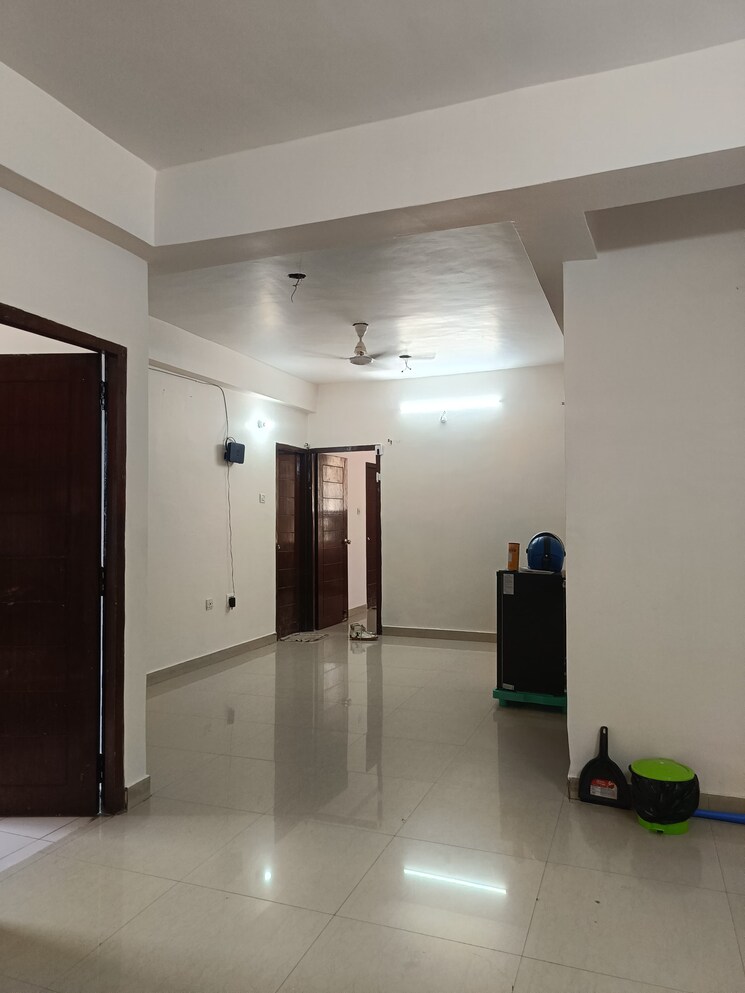 Room, exhibition road 3 Bedroom 1480 Sq.Ft. Apartment In Exhibition Road Patna 9093654