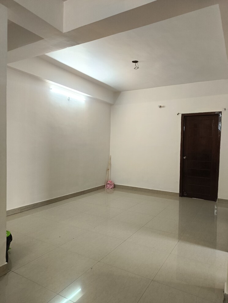 Room, exhibition road 3 Bedroom 1480 Sq.Ft. Apartment In Exhibition Road Patna 9093654