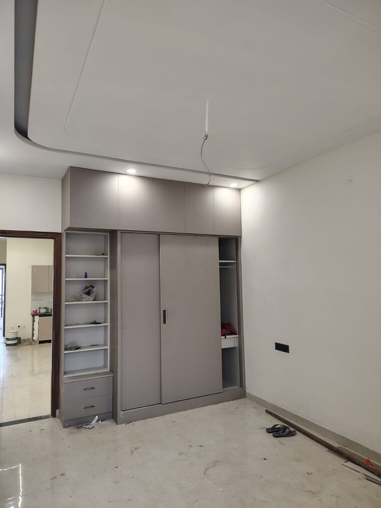 Room, dhakoli 6 Bedroom 1917 Sq.Ft. Builder Floor In Dhakoli Zirakpur 9093666