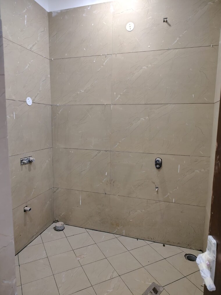 Bathroom, dhakoli 6 Bedroom 1917 Sq.Ft. Builder Floor In Dhakoli Zirakpur 9093666