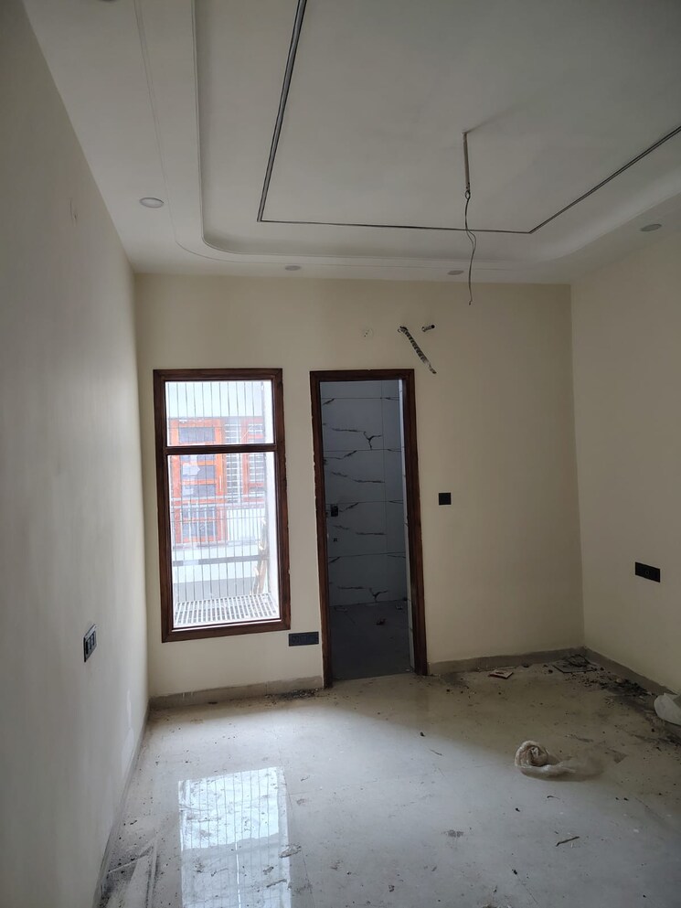 Room, dhakoli 6 Bedroom 1917 Sq.Ft. Builder Floor In Dhakoli Zirakpur 9093666