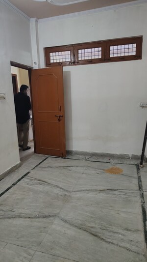 Room in 6+ BHK Independent House at Vasundhara Sector 1 – for Sale