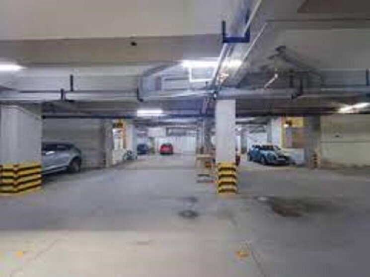  Parking, krish-one-world-capital Commercial Office Space 2400 Sq.Ft. In Bodakdev Ahmedabad 9093665