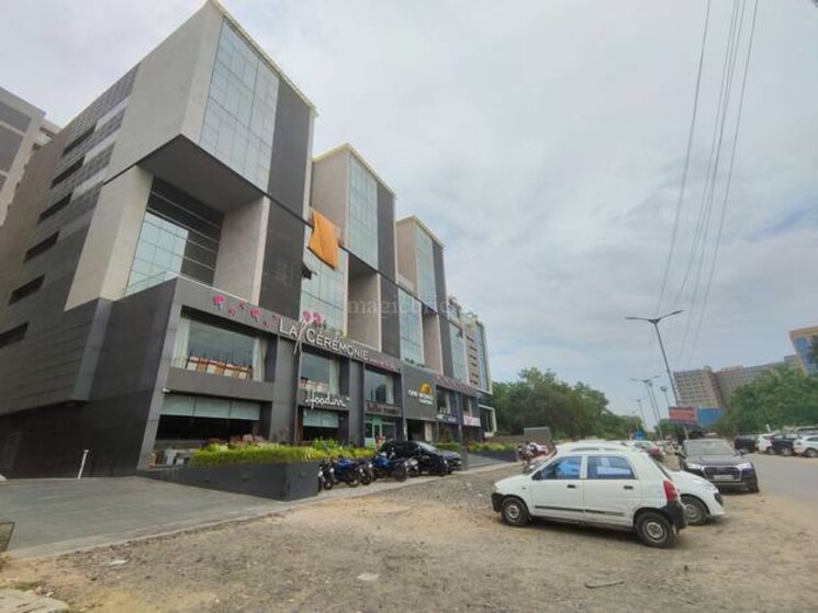 Exterior View, krish-one-world-capital Commercial Office Space 2400 Sq.Ft. In Bodakdev Ahmedabad 9093665