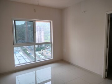 Room in 3 BHK Apartment at Godrej Green Vistas, Mahalunge – for Rent