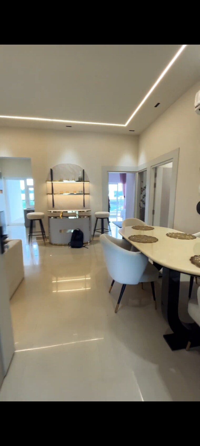 Team Area, sector 104 4 Bedroom 1100 Sq.Ft. Apartment In Sector 104 Faridabad 9093699