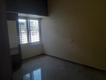 Room in 2 BHK Builder Floor at Nri Layout – for Rent