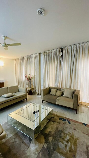 Bedroom in 3 BHK Apartment at Gomti Nagar – for Rent