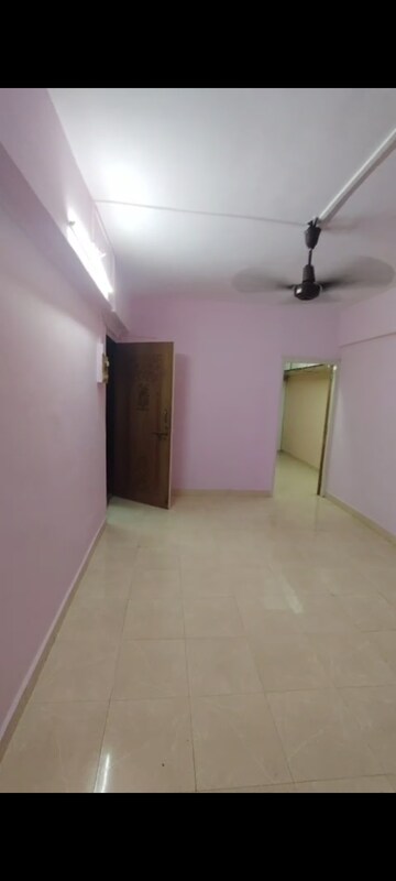 Room in 1 BHK Apartment at Marzban CHS, Vile Parle East – for Rent