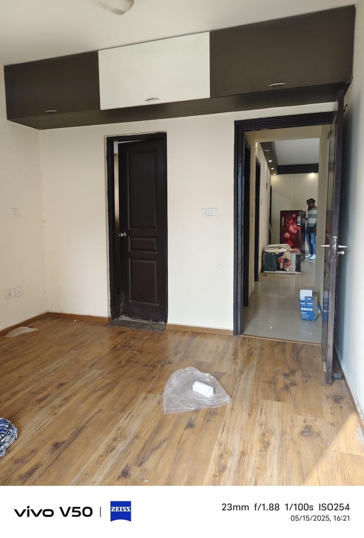 Room, logix-blossom-county 2 Bedroom 995 Sq.Ft. Apartment In Sector 137 Noida 9093713