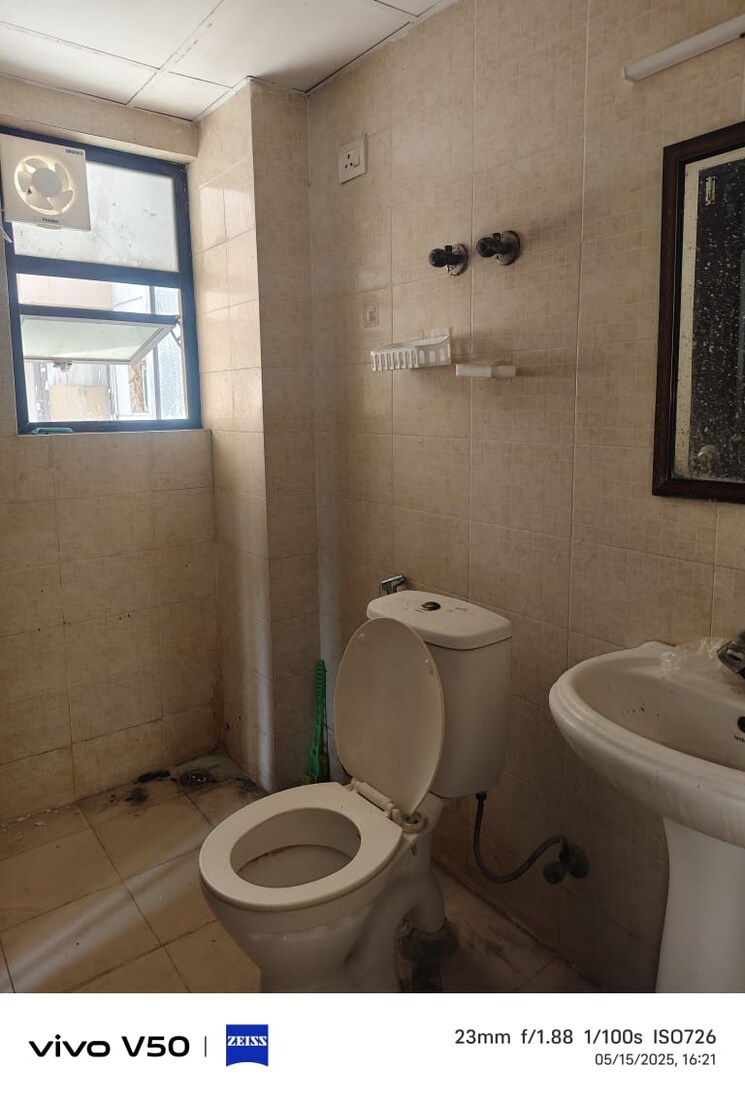Bathroom, logix-blossom-county 2 Bedroom 995 Sq.Ft. Apartment In Sector 137 Noida 9093713