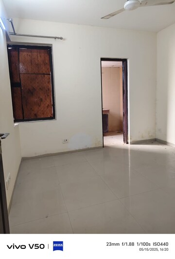 2 BHK Apartment For Rent in Logix Blossom County, Sector 137