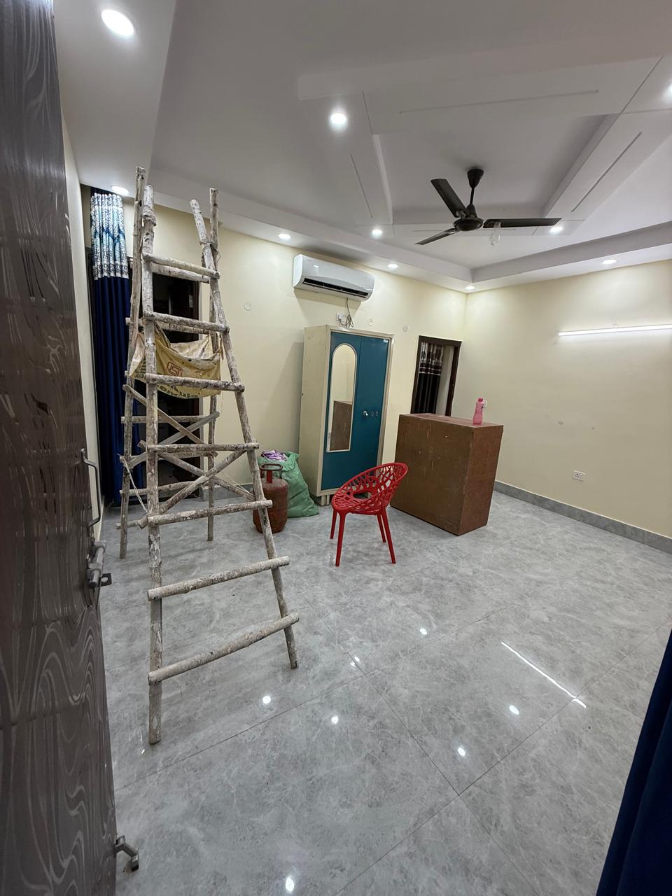 2 BHK Apartment For Rent in Omicron II Greater Noida