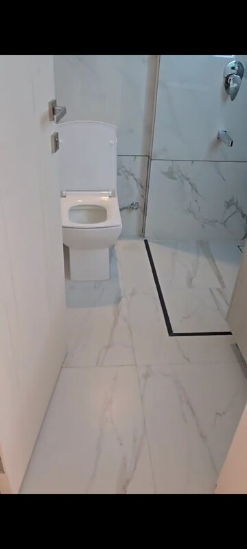 Master Bedroom in 2.5 BHK Builder Floor at Central Park Cerise Suites, Sohna Sector 33 – for Rent