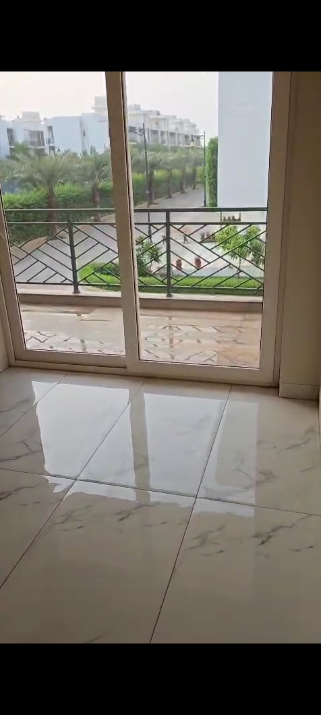 2.5 BHK + Study Room 1210 Sq.Ft. Builder Floor in Central Park Cerise Suites