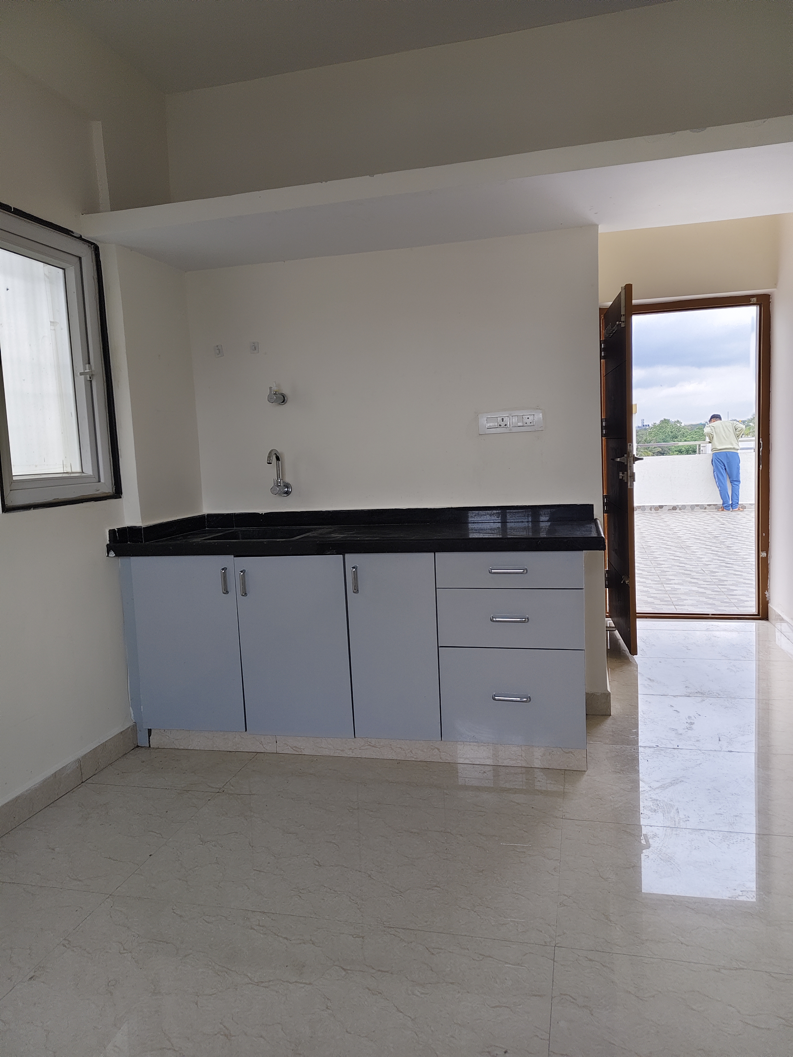 1 RkApartment For Rent in New Flat 