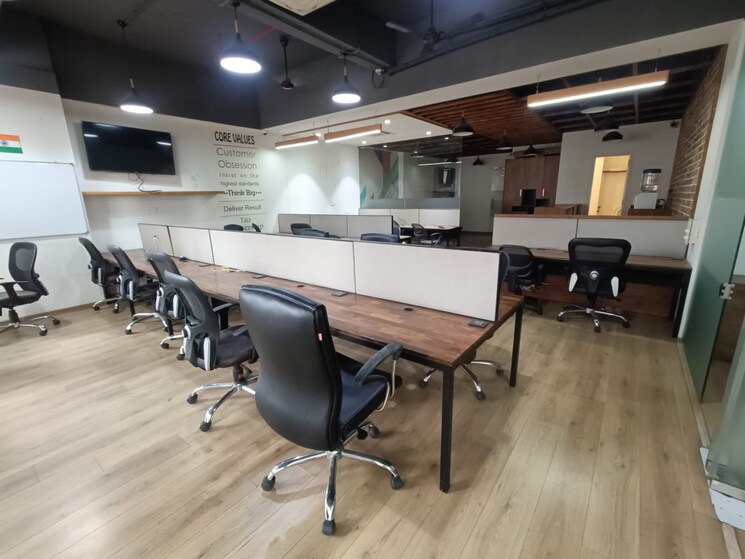 Gym, hn-safal-mondeal-heights Commercial Office Space 1923 Sq.Ft. In Ramdevnagar Ahmedabad 9093795