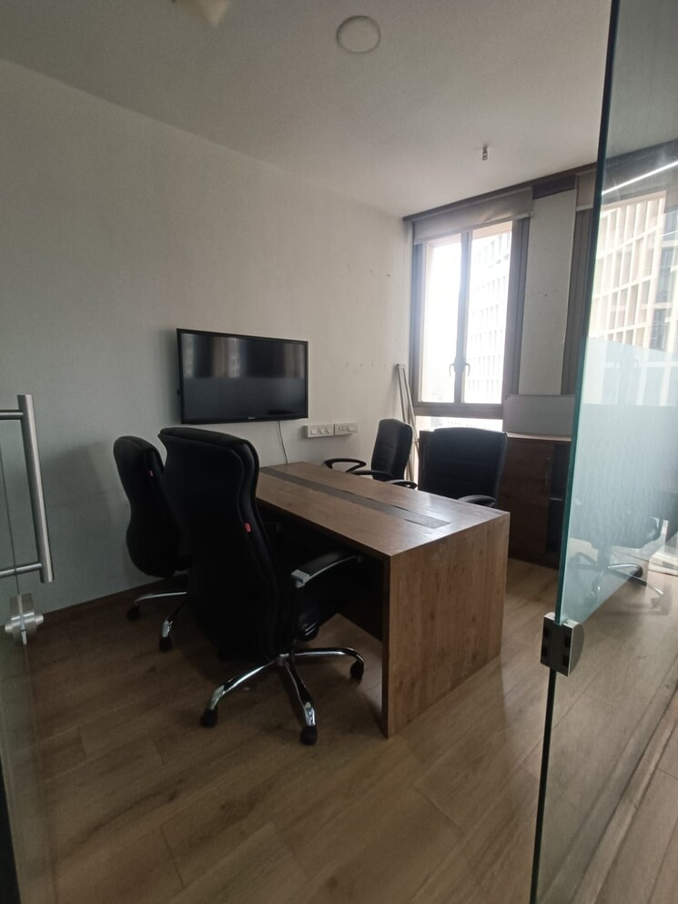 Team Area, hn-safal-mondeal-heights Commercial Office Space 1923 Sq.Ft. In Ramdevnagar Ahmedabad 9093795