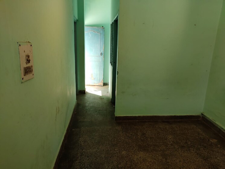 Room, nri city 6+ Bedroom 300 Sq.Yd. Independent House In Nri City Greater Noida 9093799