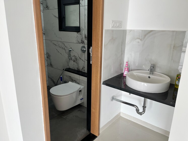 Bathroom, kakkad-la-vida 3 Bedroom 1112 Sq.Ft. Apartment In Balewadi Pune 9093816