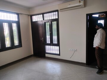 Room in 3 BHK Apartment at Pearl Prem, Bapu Nagar – for Rent