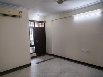 Room in 3 BHK Apartment at Pearl Prem, Bapu Nagar – for Rent