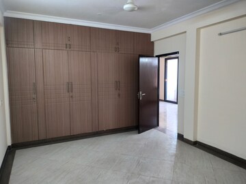 Room in 3 BHK Apartment at Pearl Prem, Bapu Nagar – for Rent
