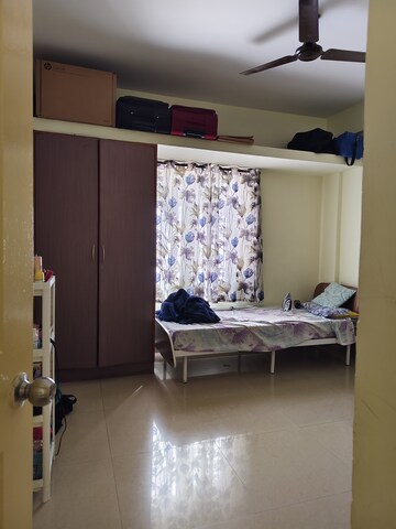 Living Room in 2 BHK Apartment at Halasuru – for Rent
