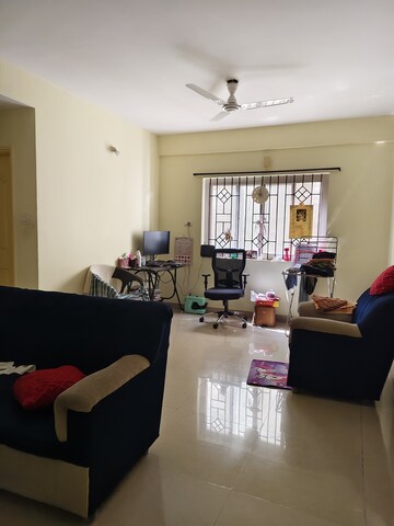Living Room in 2 BHK Apartment at Halasuru – for Rent