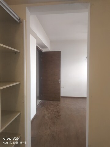 Room in 4 BHK Apartment at M3M Golf Estate, Sector 65 – for Rent