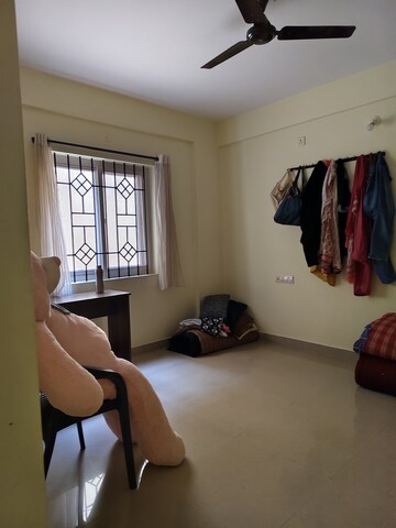 Living Room in 2 BHK Apartment at Halasuru – for Rent