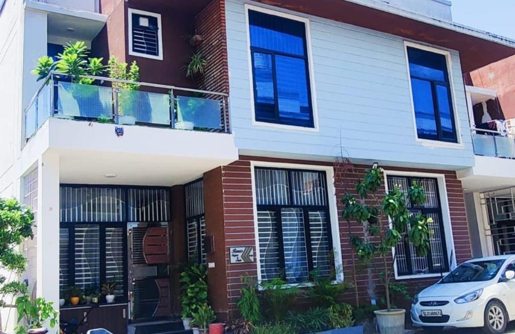 4 BHK + Study Room Villa For Sale in 4 Bhk Duplex Vill Greater