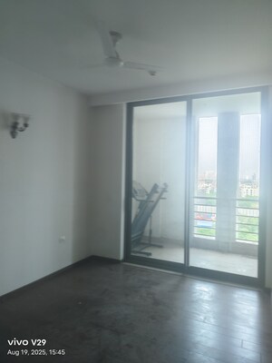 Room in 4 BHK Apartment at M3M Golf Estate, Sector 65 – for Sale