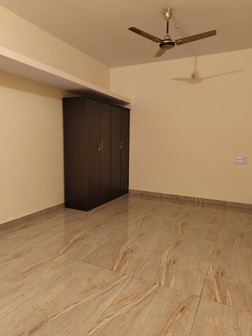 Room in 2 BHK Builder Floor at Halasuru – for Rent