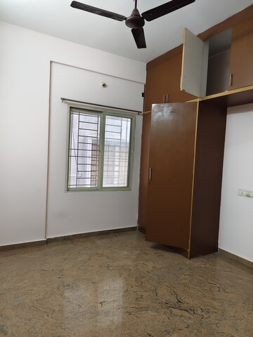 Room in 2 BHK Apartment at MH Apartments, Rt Nagar – for Rent