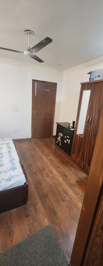 Room in 1 RK Builder Floor at Ansal Royale Casa, Sector 55 – for Rent