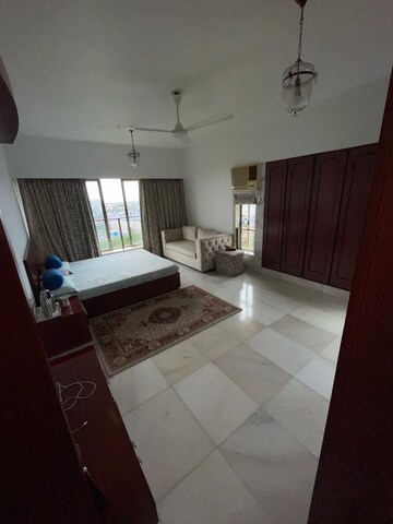 Team Area in 3 BHK Apartment at Cuffe Castle, Cuffe Parade – for Sale