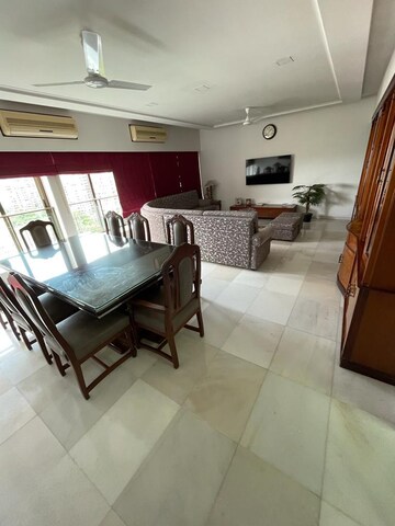 Team Area in 3 BHK Apartment at Cuffe Castle, Cuffe Parade – for Sale