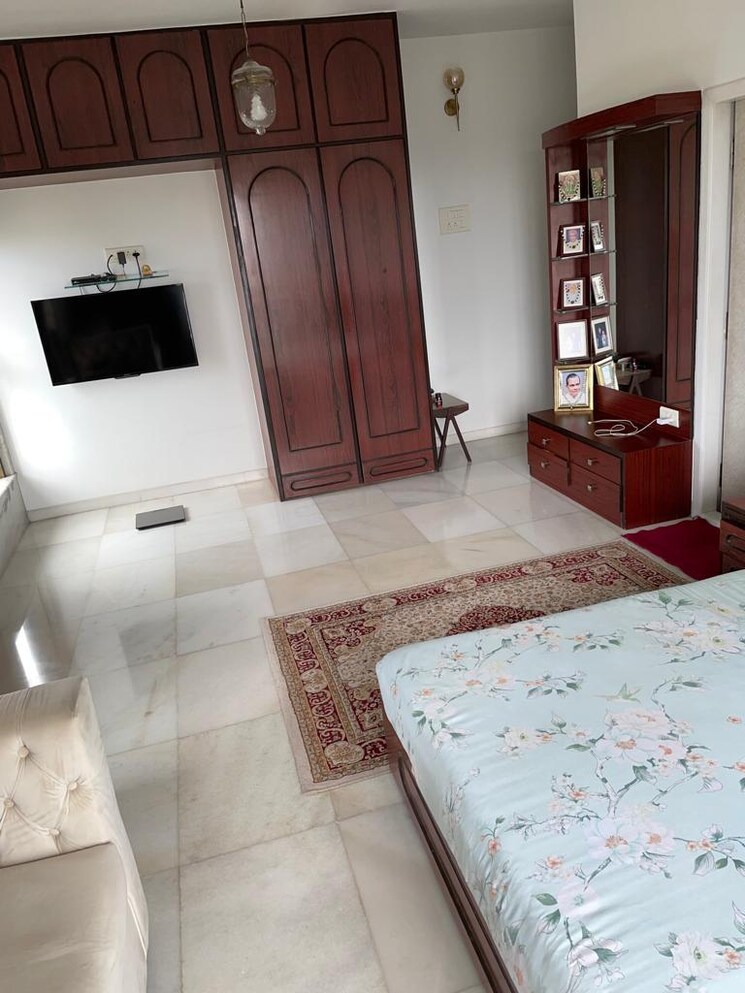 Living Room, cuffe-castle 3 Bedroom 1350 Sq.Ft. Apartment In Cuffe Parade Mumbai 9093912