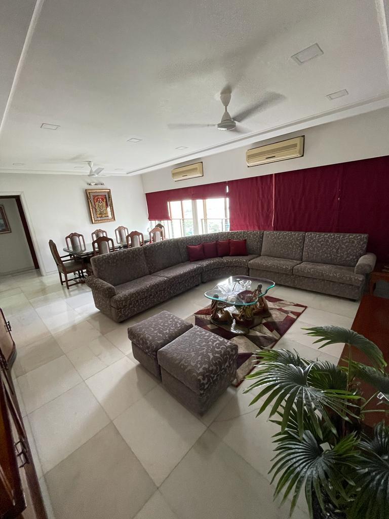 3 BHK + Pooja Room,Servant Room Apartment For Sale in Cuffe Castle